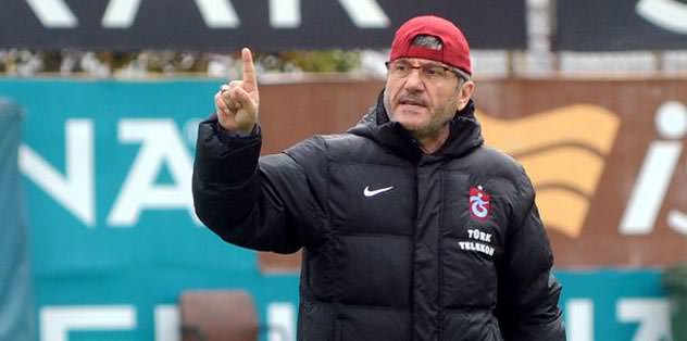 Forlan hâlâ oynuyor mu?