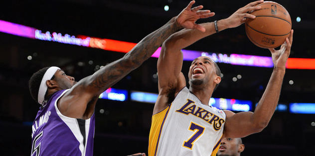 Lakers seriye başladı