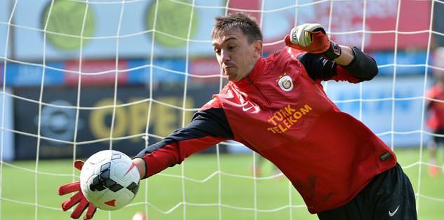 Muslera riske edilmiyor
