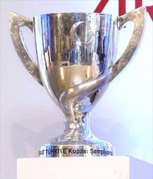 Şölen gruplarda sürecek