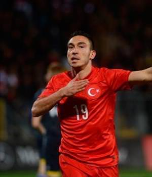F.Bahçe Mevlüt'ü çağırdı