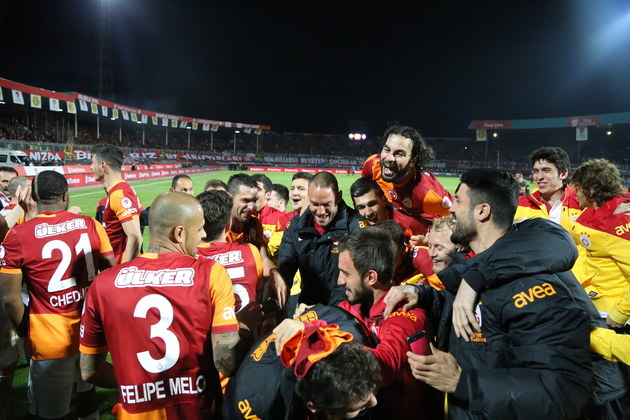 G.Saray zaferi kutladı