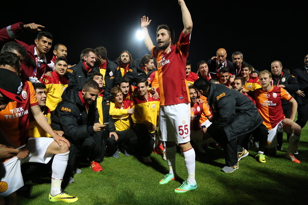 G.Saray zaferi kutladı