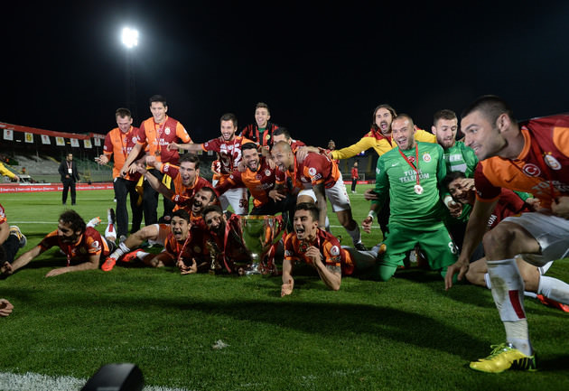 G.Saray zaferi kutladı