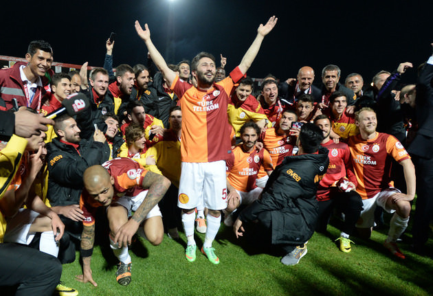 G.Saray zaferi kutladı