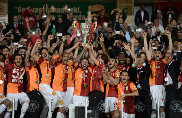 G.Saray zaferi kutladı