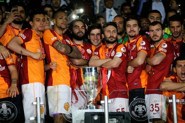 G.Saray zaferi kutladı