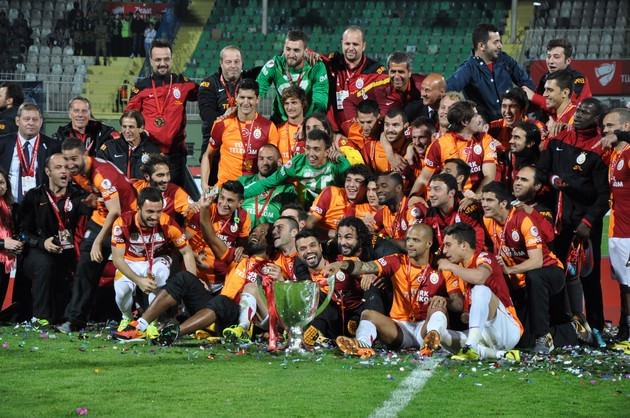 G.Saray zaferi kutladı