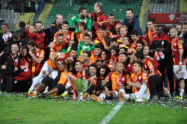 G.Saray zaferi kutladı