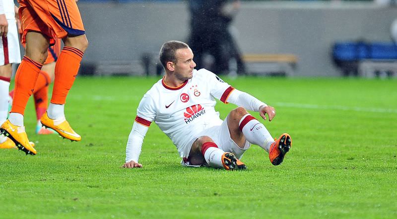 G.Saray Başakşehir'e yenildi, twitter yıkıldı 