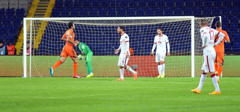 G.Saray Başakşehir'e yenildi, twitter yıkıldı 