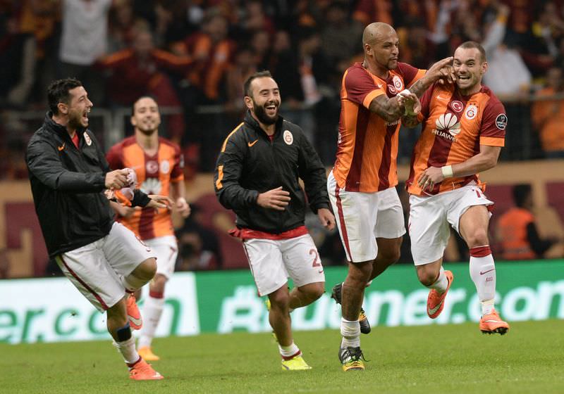Sneijder Twitter'ı salladı