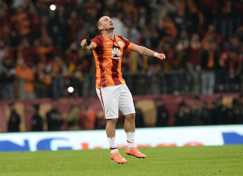 Sneijder Twitter'ı salladı