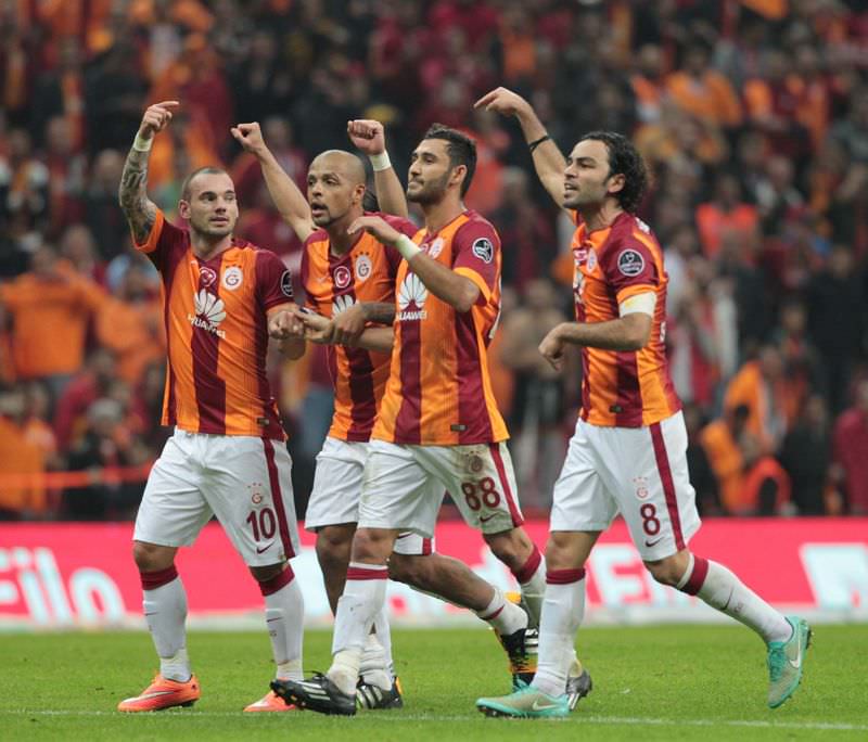Sneijder Twitter'ı salladı