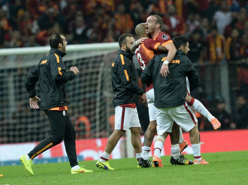 Sneijder Twitter'ı salladı