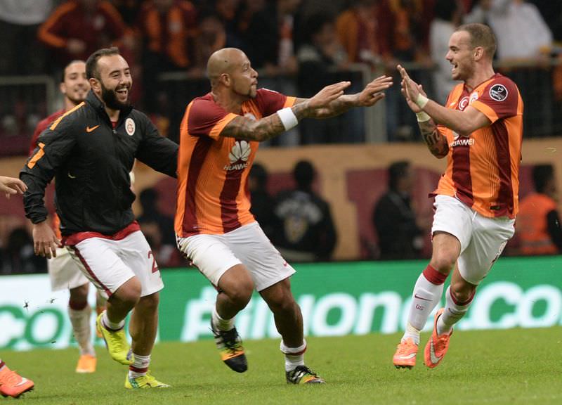Sneijder Twitter'ı salladı