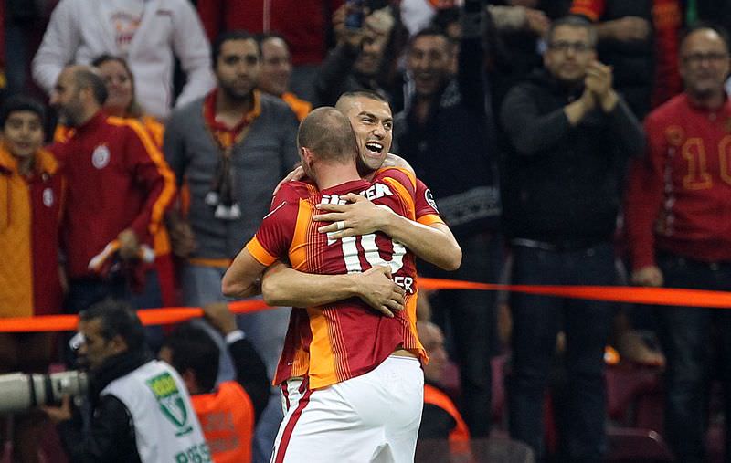 Sneijder Twitter'ı salladı