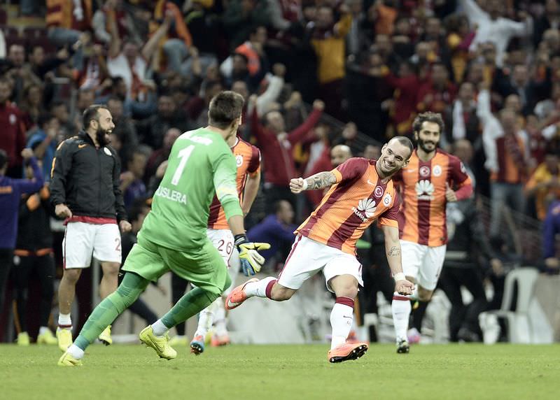 Sneijder Twitter'ı salladı