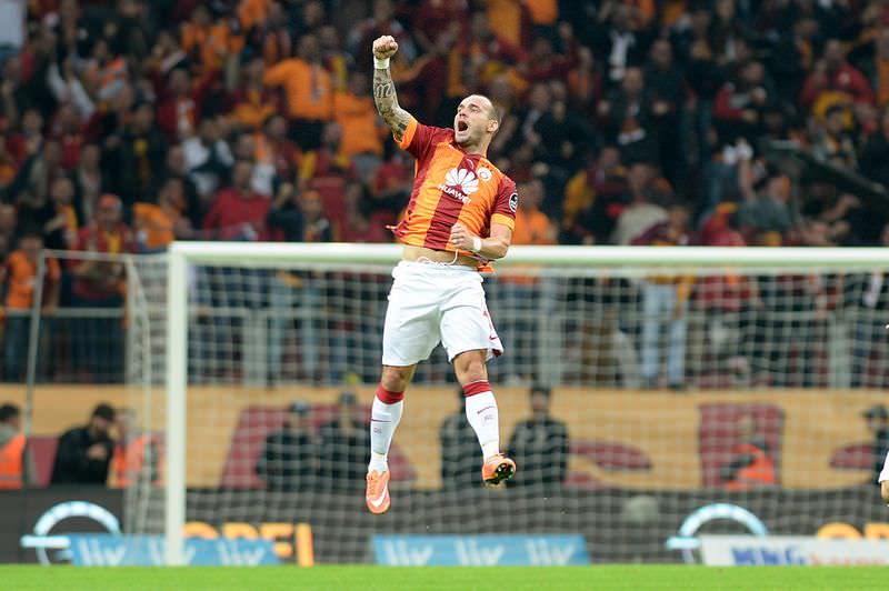 Sneijder Twitter'ı salladı