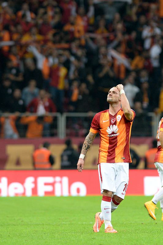 Sneijder Twitter'ı salladı