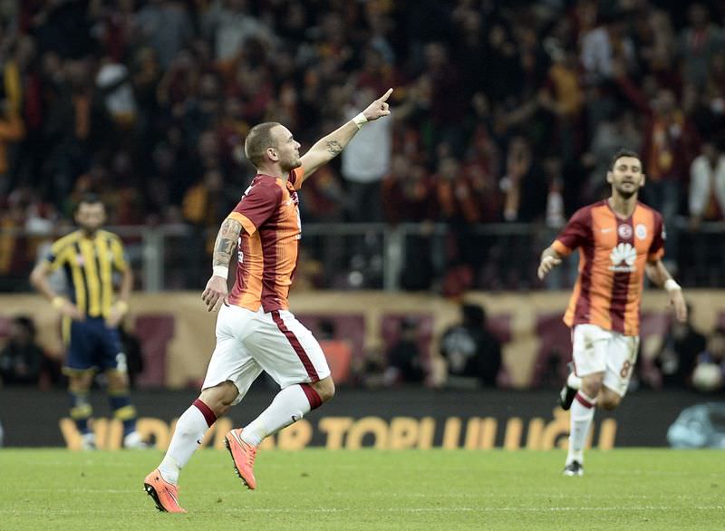 Sneijder Twitter'ı salladı