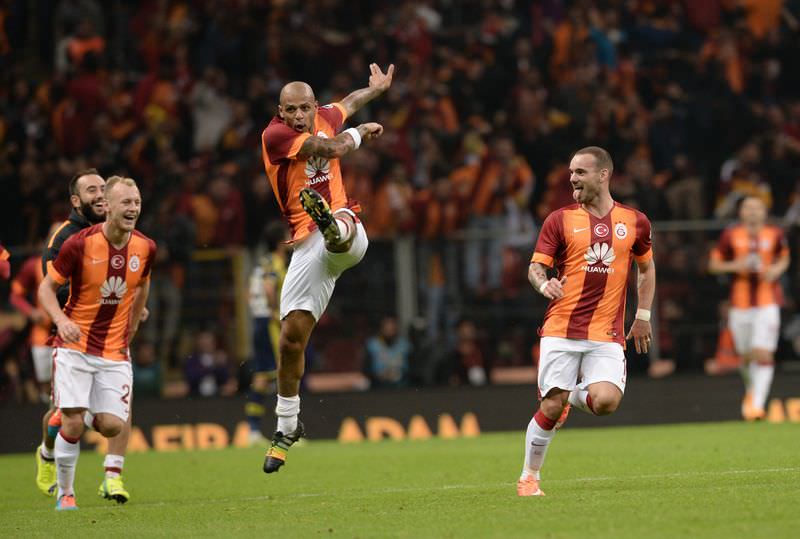 Sneijder Twitter'ı salladı