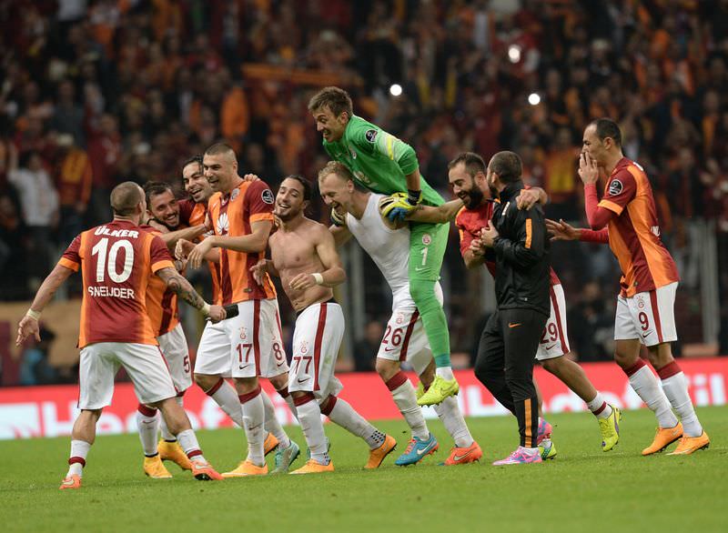 Sneijder Twitter'ı salladı