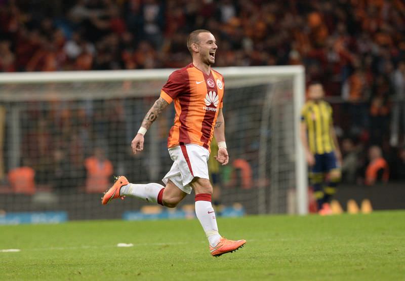 Sneijder Twitter'ı salladı