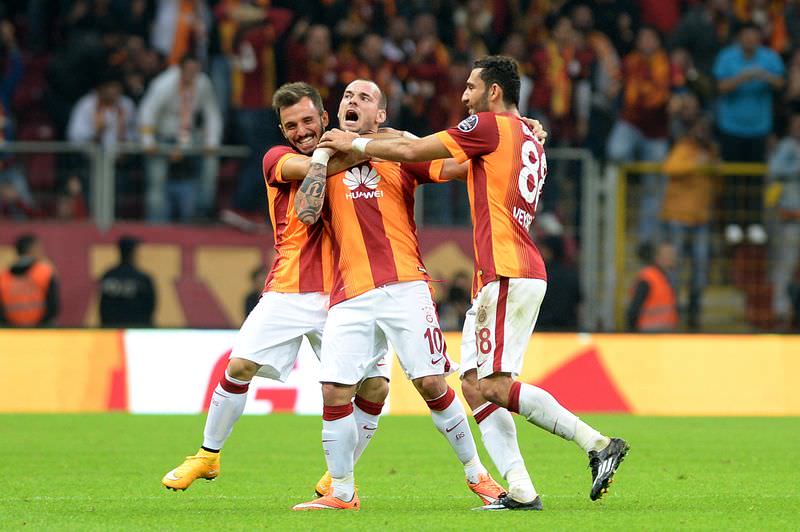 Sneijder Twitter'ı salladı