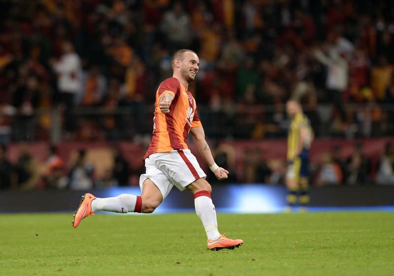 Sneijder Twitter'ı salladı
