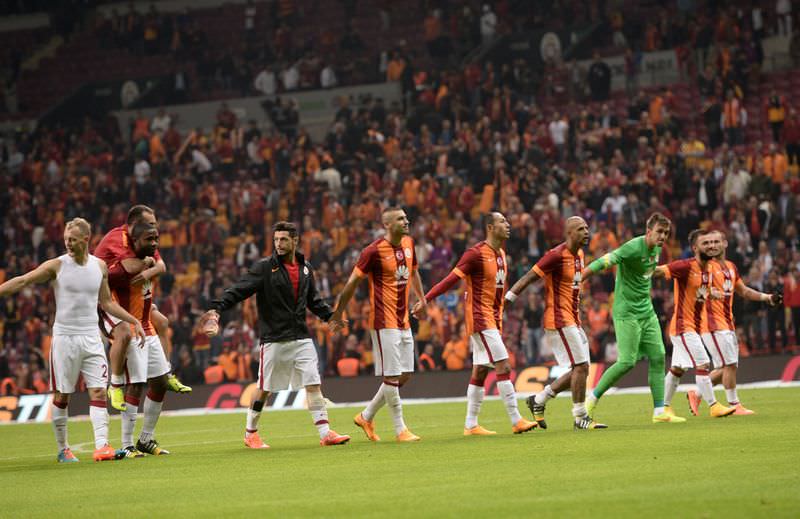 Sneijder Twitter'ı salladı